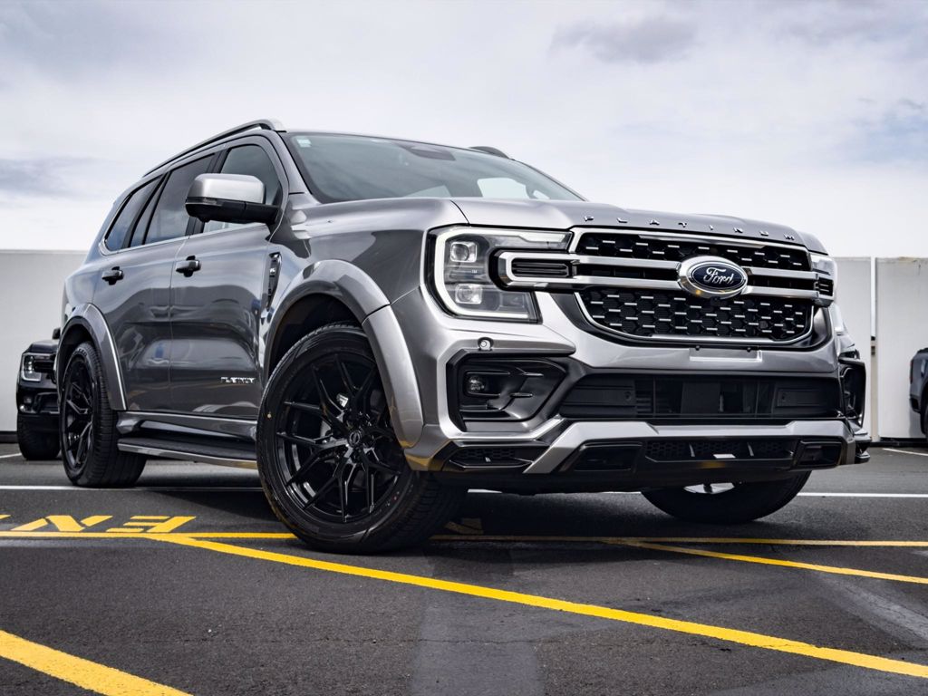Everest Apex Front